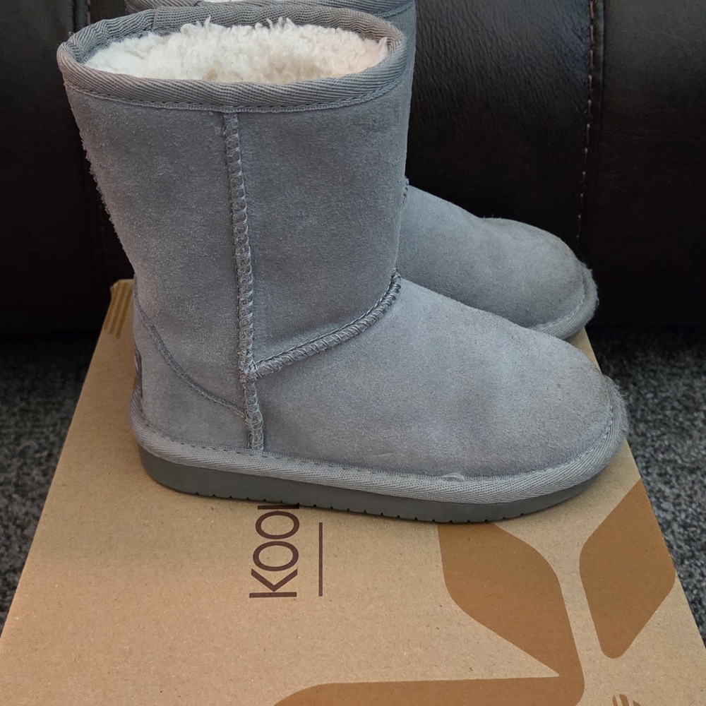 Gray ugg boots